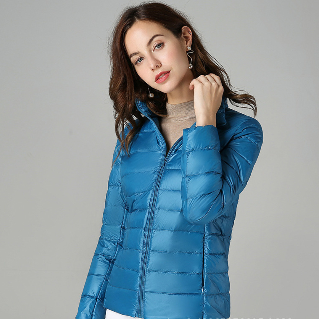 Mira | Ultra-light down jacket with sophisticated pleats