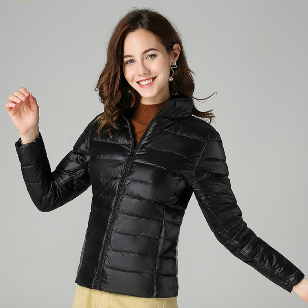 Mira | Ultra-light down jacket with sophisticated pleats