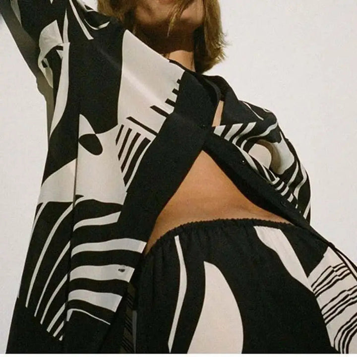 Isla | Versatile black and white set