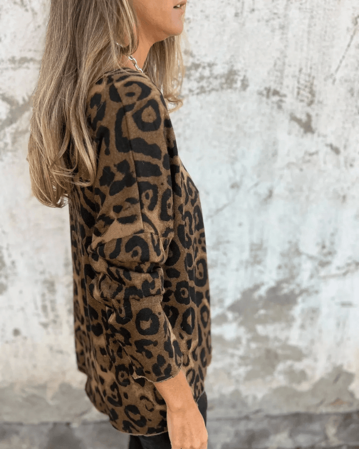 Kira | Chic Leopard Print Top