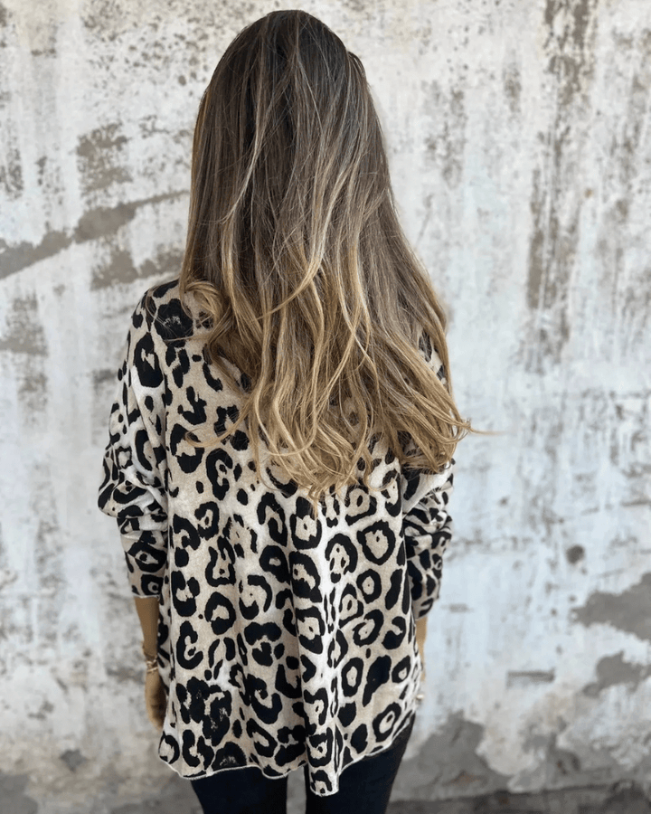 Kira | Chic Leopard Print Top